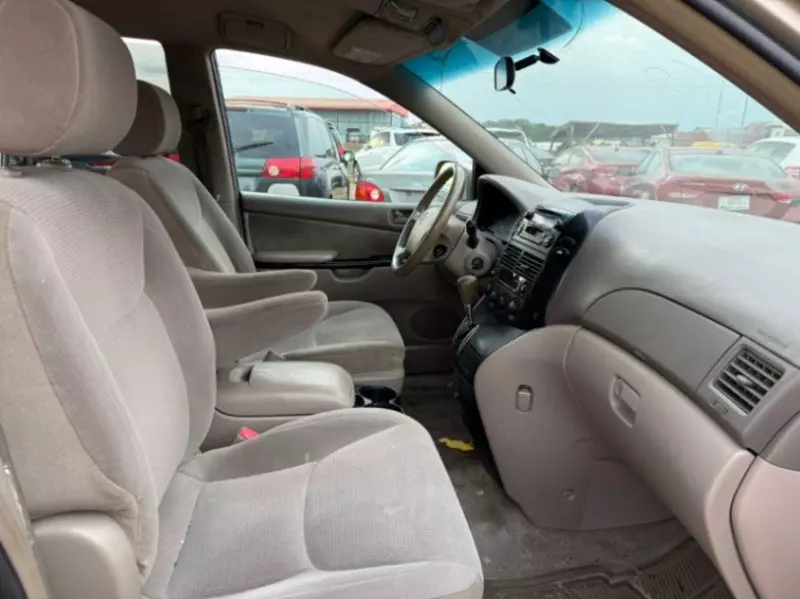 Toyota Sienna   - 2006