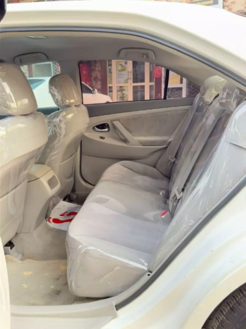 Toyota Camry   - 2010