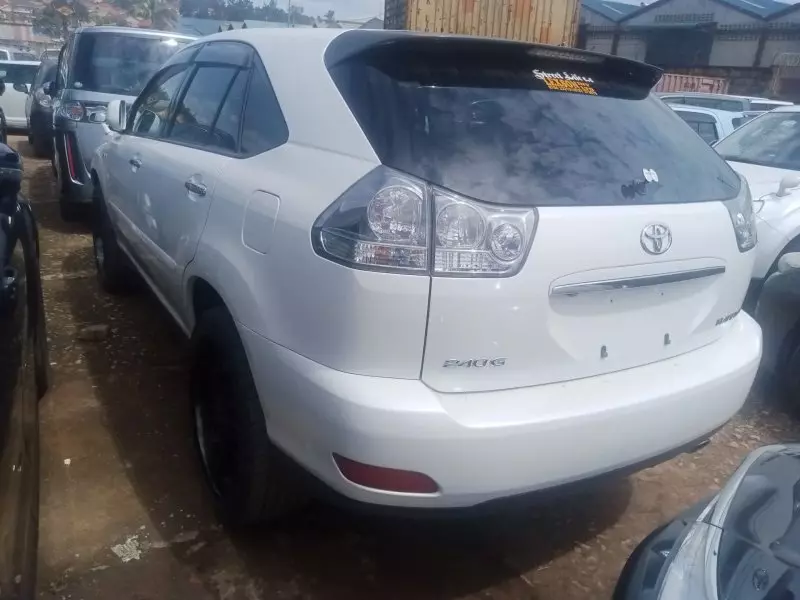 Toyota Harrier   - 2010