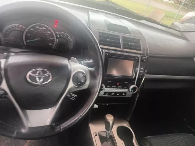 Toyota Camry   - 2014