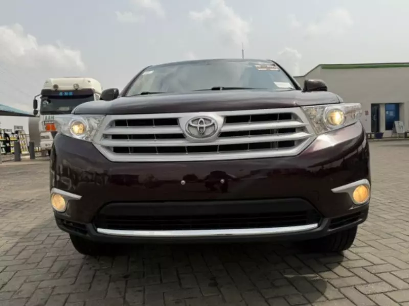 Toyota Highlander   - 2013