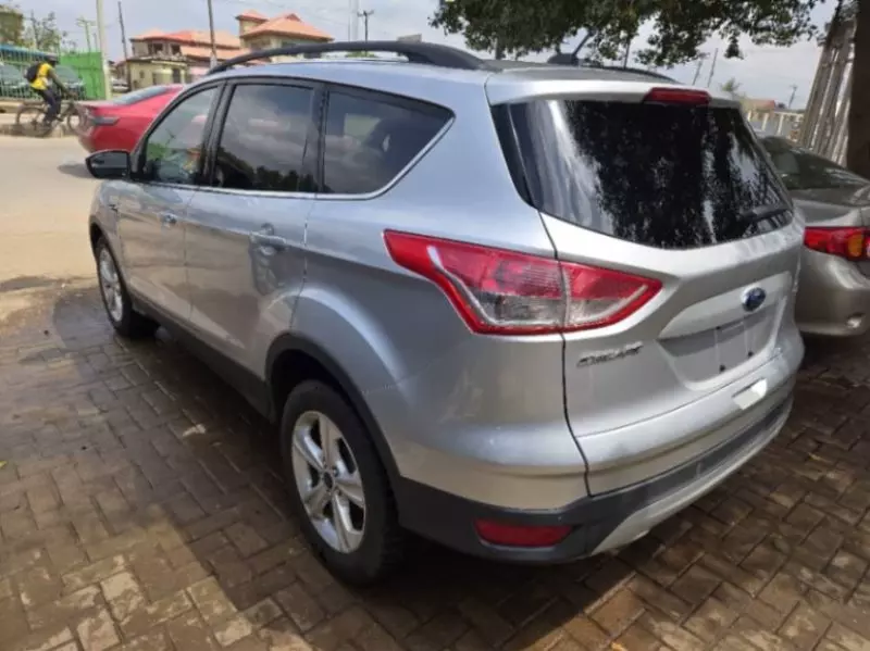 Ford Escape   - 2014