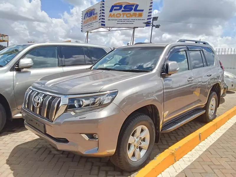 Toyota Landcruiser Prado   - 2017