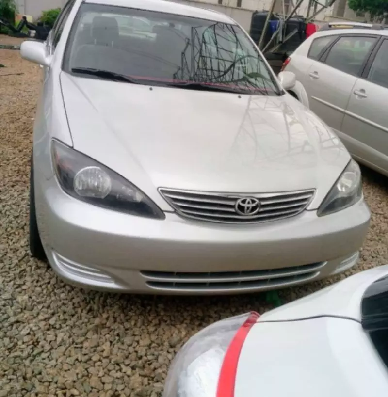 Toyota Camry   - 2005