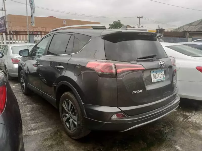 Toyota RAV 4   - 2018
