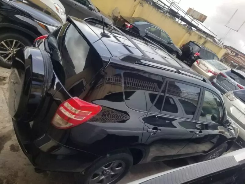 Toyota RAV 4   - 2010