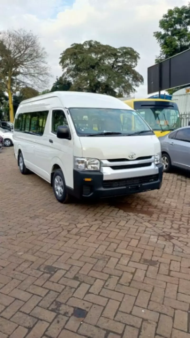 Toyota Hiace   - 2025