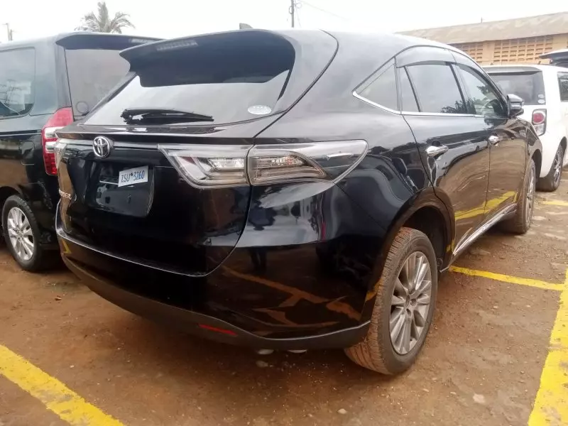 Toyota Harrier   - 2016