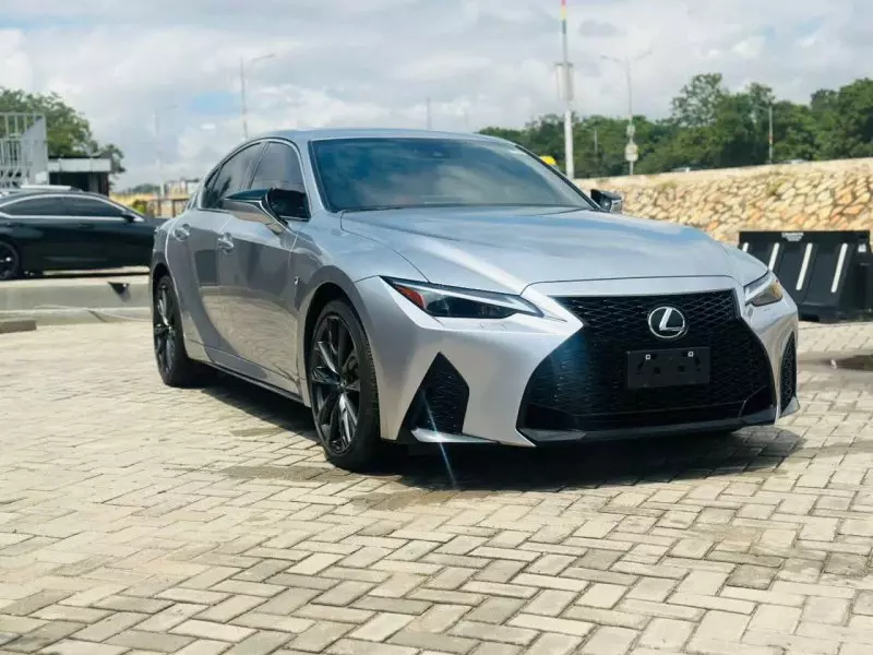 Lexus IS 300   - 2023