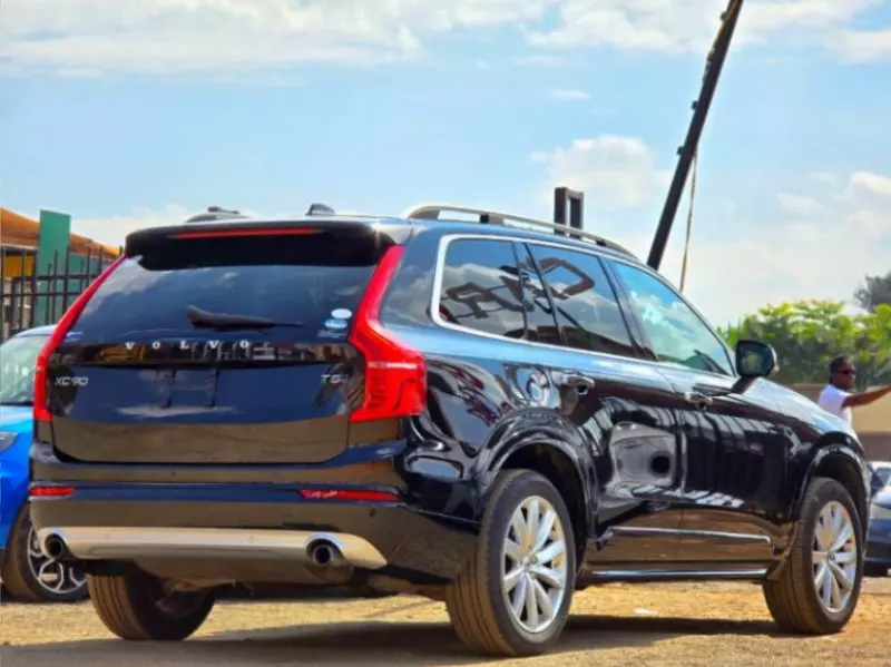 Volvo XC90   - 2018