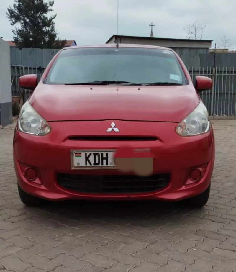 Mitsubishi Mirage   - 2015