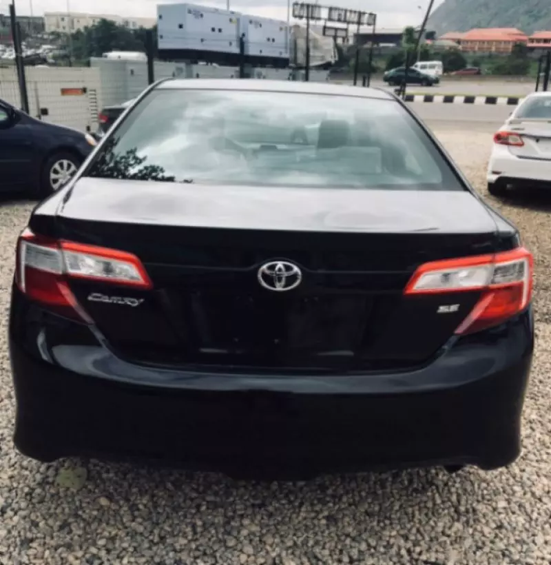 Toyota Camry   - 2012
