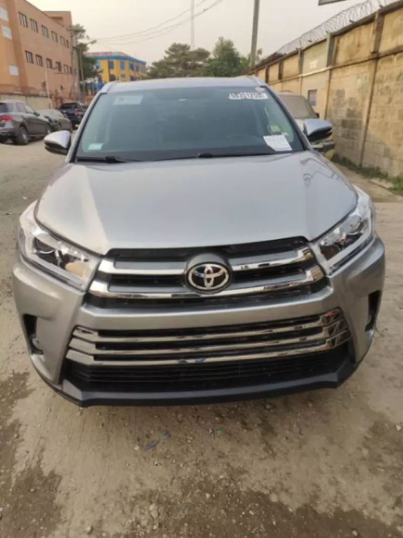 Toyota Highlander   - 2014
