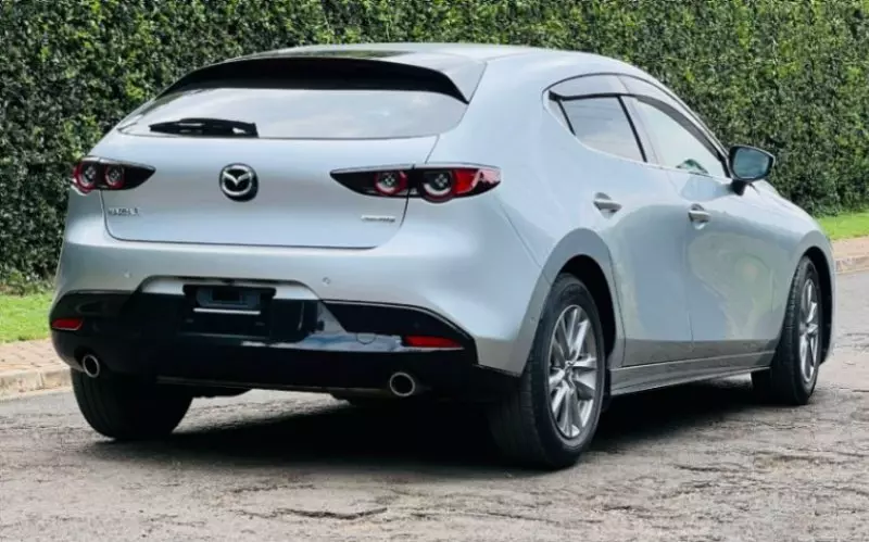 Mazda 3   - 2019