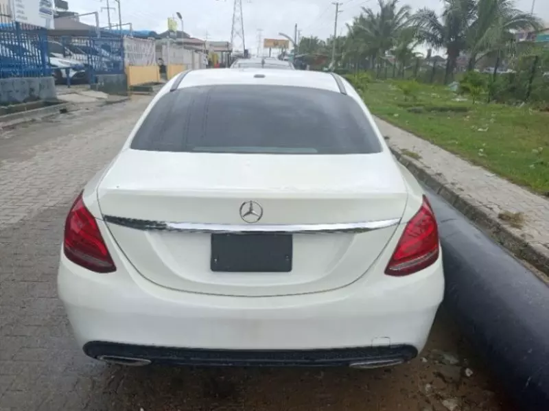 Mercedes-Benz C 300   - 2015
