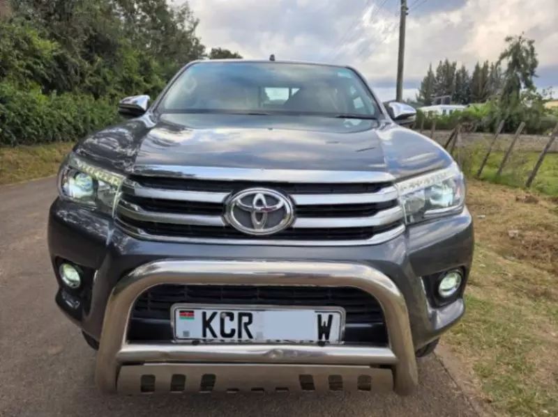 Toyota Hilux   - 2018