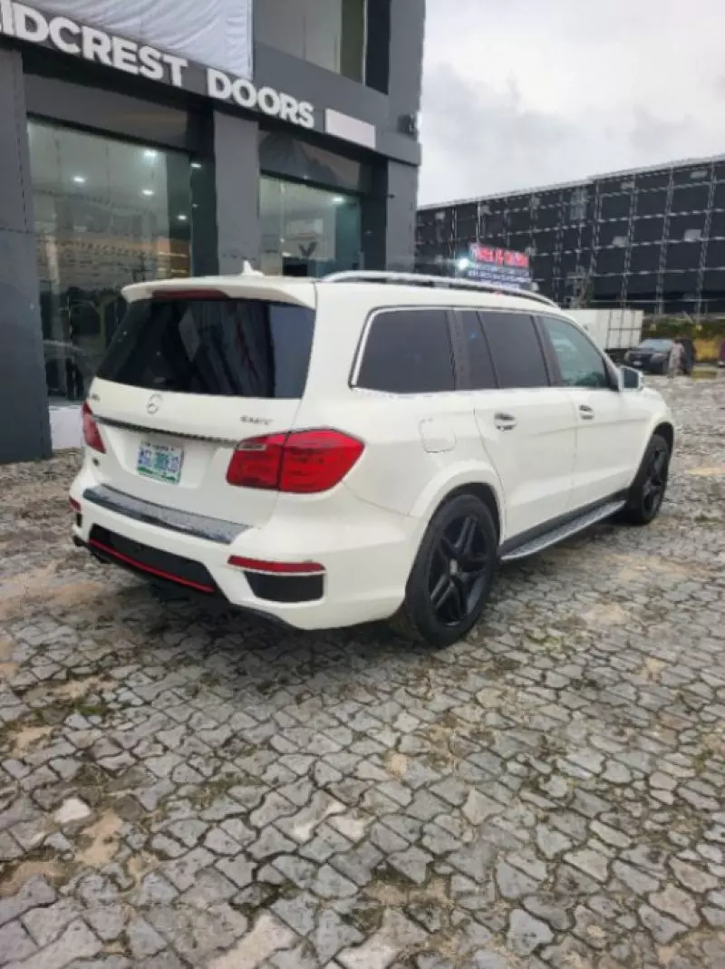 Mercedes-Benz GL 550