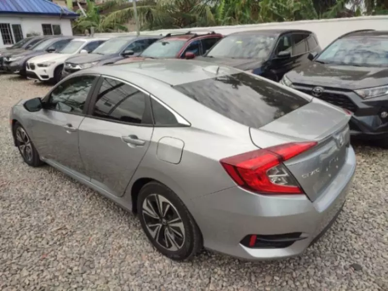Honda Civic   - 2016
