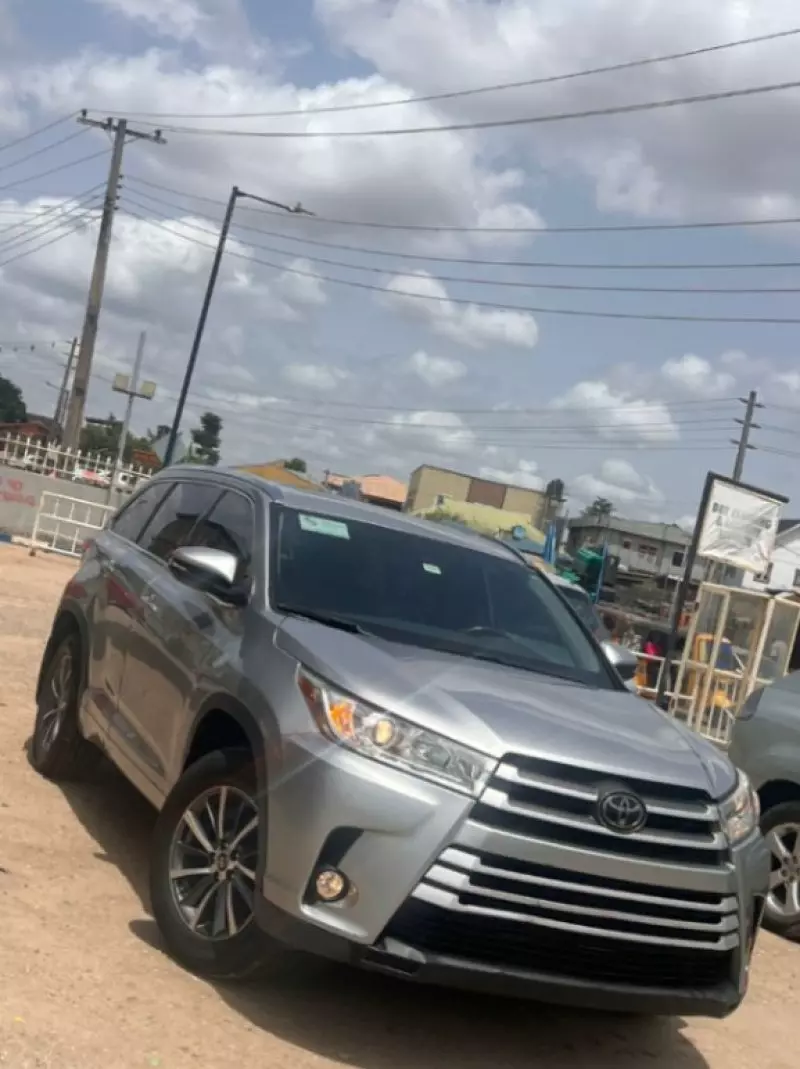Toyota Highlander   - 2018