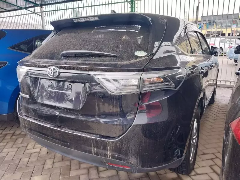 Toyota Harrier   - 2017