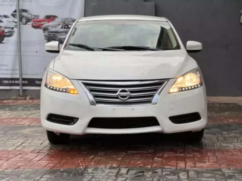 Nissan Sentra   - 2013