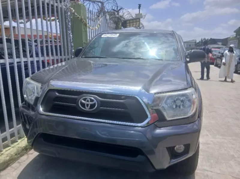 Toyota Tacoma   - 2012