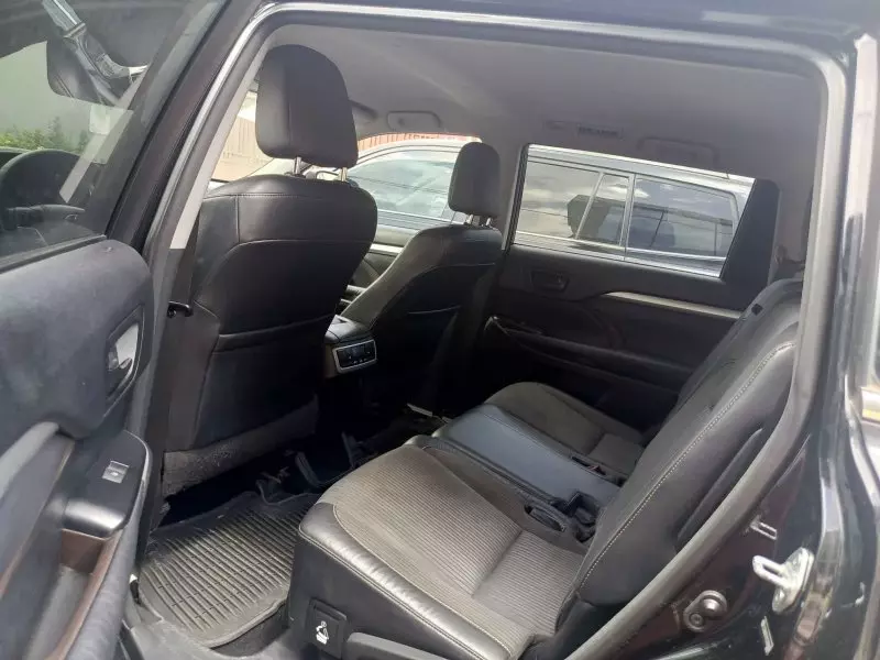 Toyota Highlander   - 2014