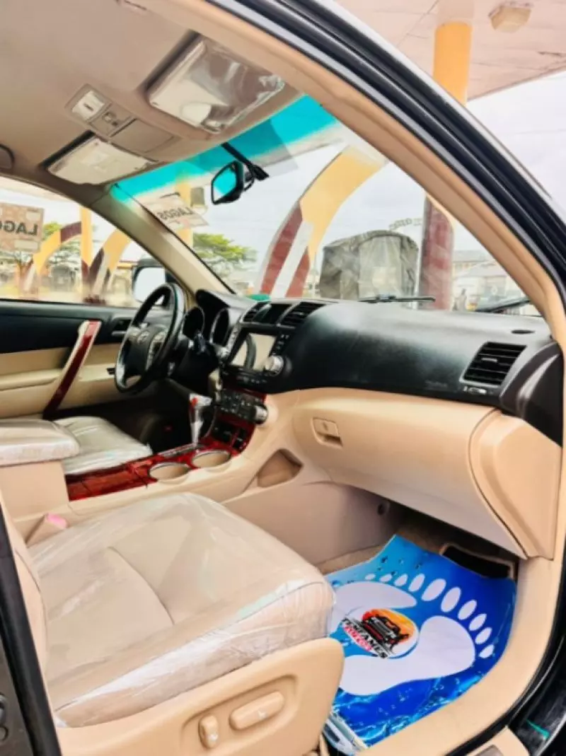 Toyota Highlander   - 2009