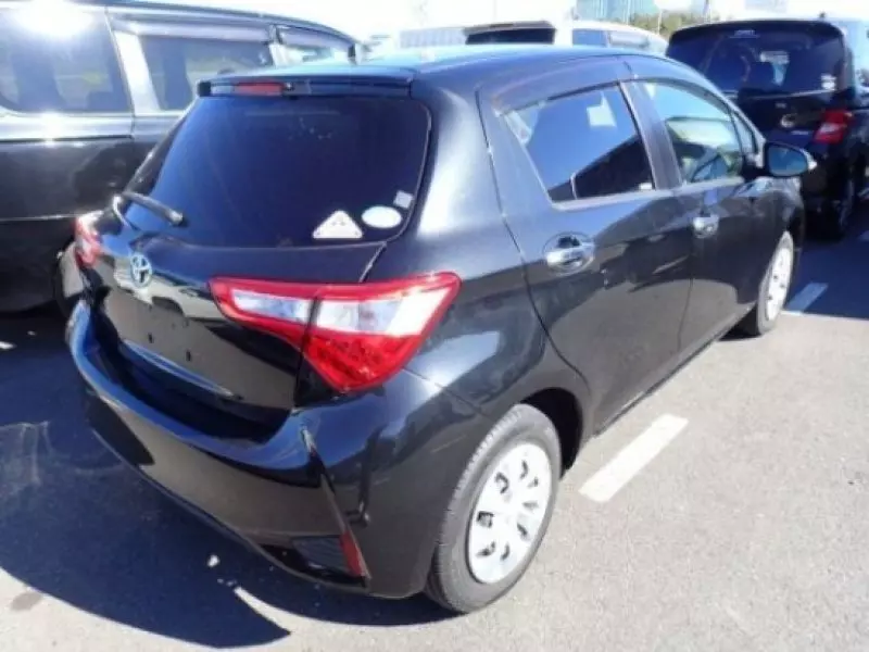 Toyota Vitz   - 2018