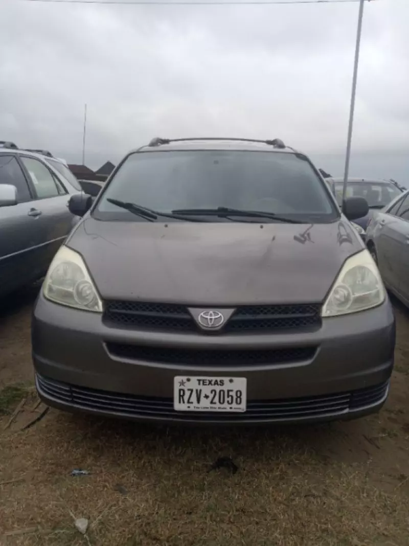 Toyota Sienna   - 2006