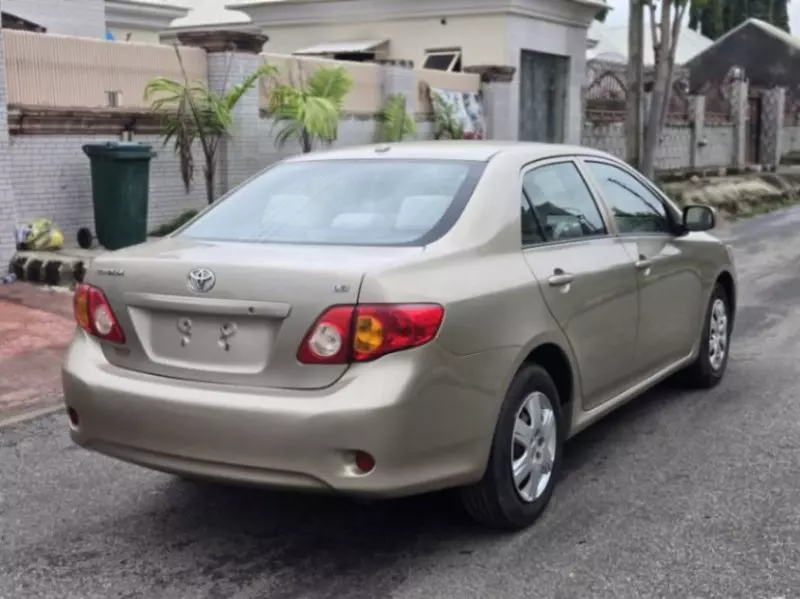 Toyota Corolla   - 2011