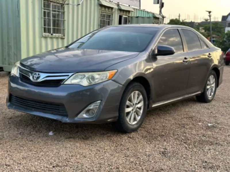 Toyota Camry   - 2013