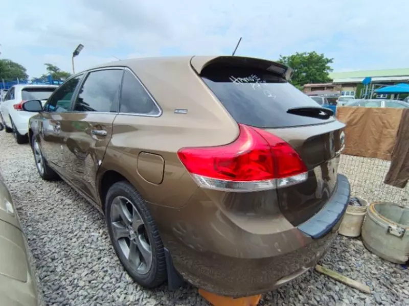 Toyota Venza   - 2011