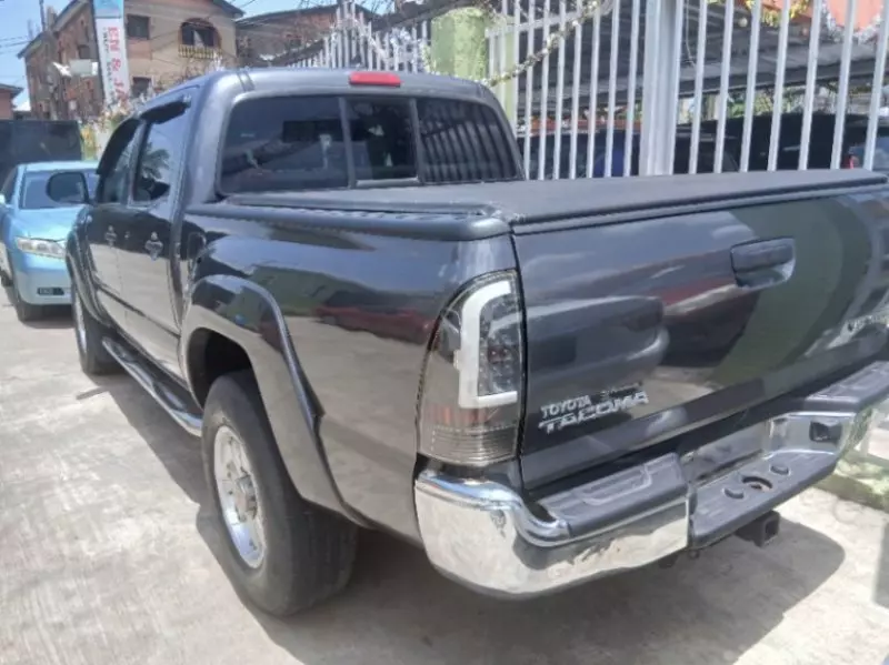 Toyota Tacoma   - 2012