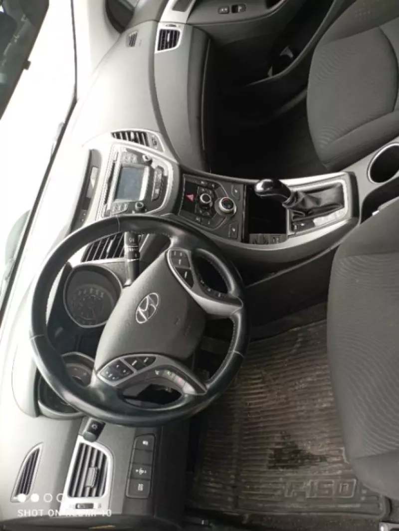 Hyundai Elantra   - 2015