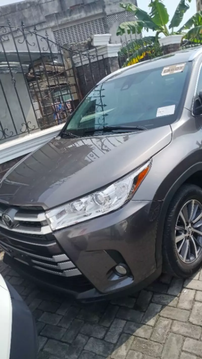 Toyota Highlander   - 2018