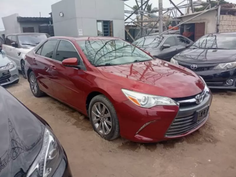 Toyota Camry   - 2016