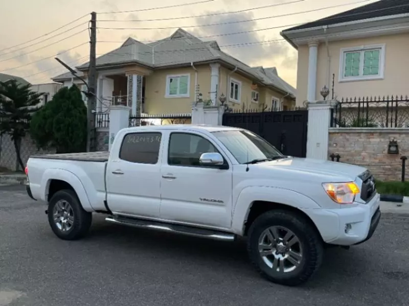 Toyota Tacoma   - 2014