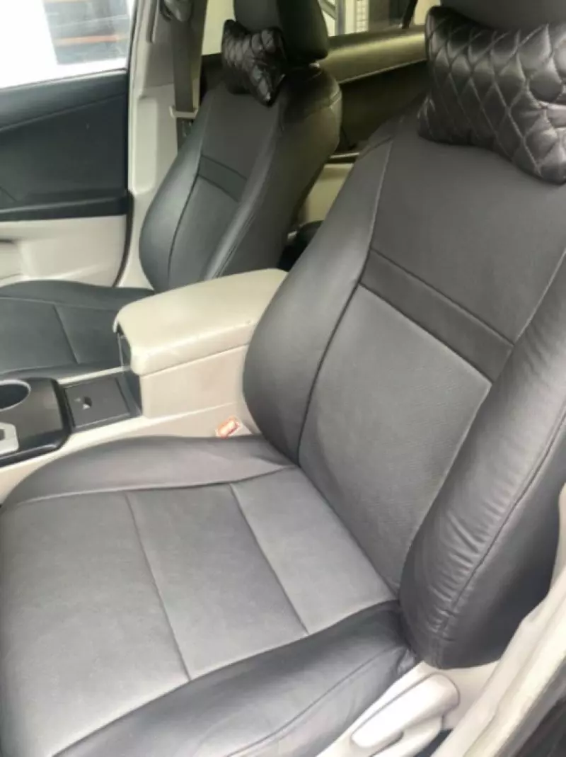 Toyota Camry   - 2012