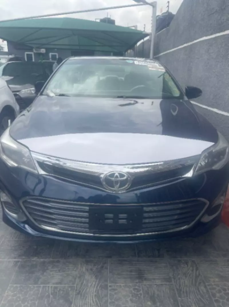Toyota Avalon   - 2013