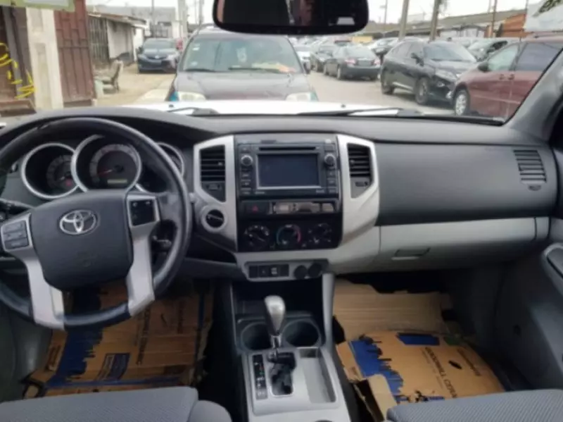 Toyota Tacoma   - 2013