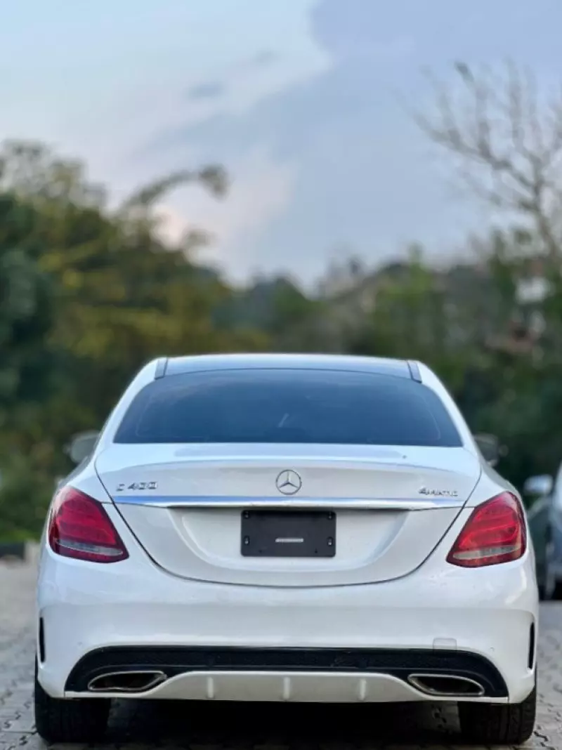 Mercedes-Benz C 400