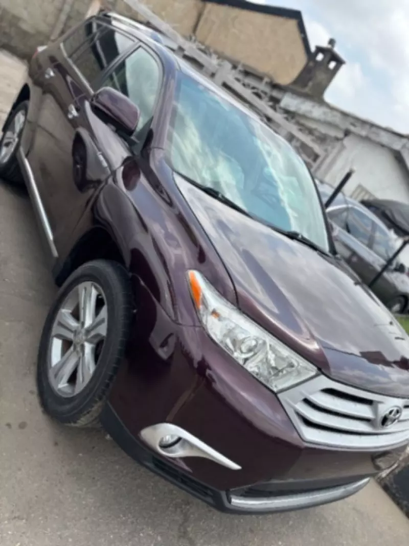 Toyota Highlander   - 2012