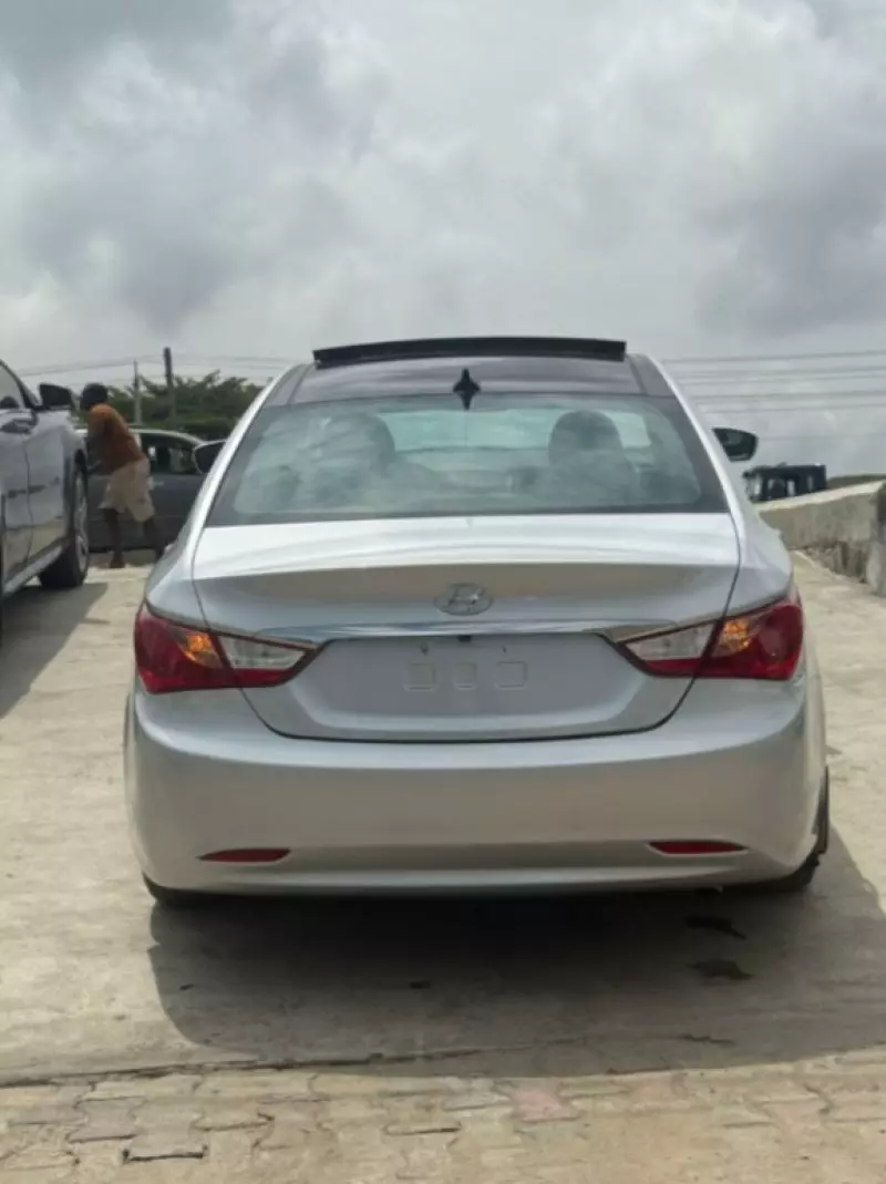 Hyundai Sonata   - 2014