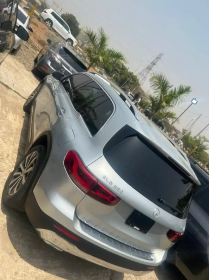 Mercedes-Benz GLB-Class   - 2021