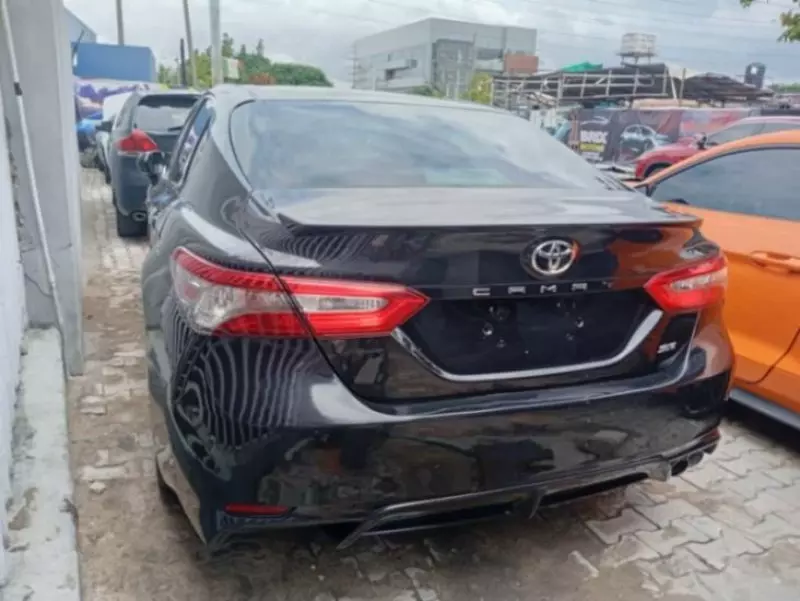 Toyota Camry   - 2018