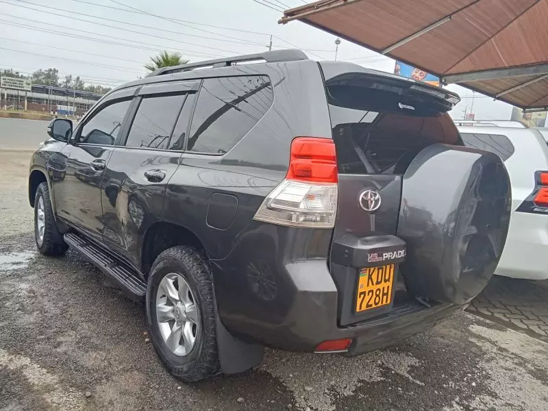 Toyota Landcruiser Prado   - 2012