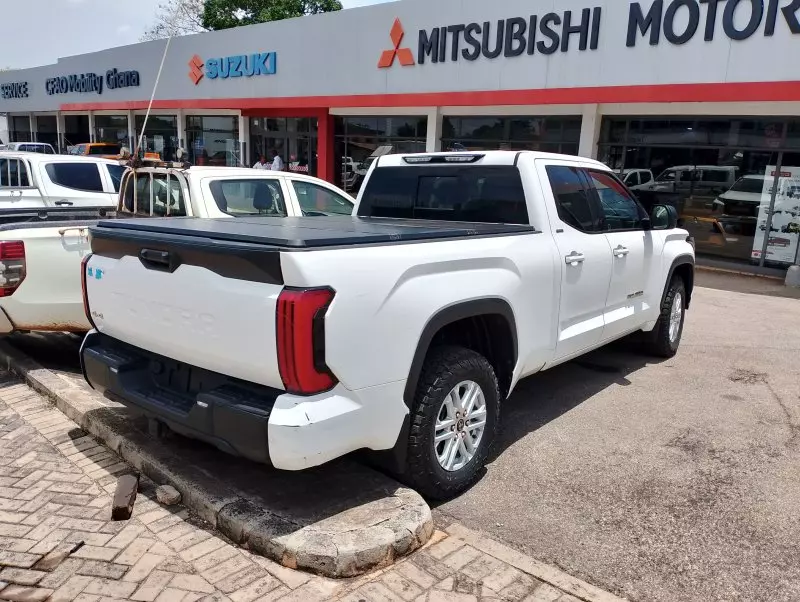 Toyota Tundra   - 2023