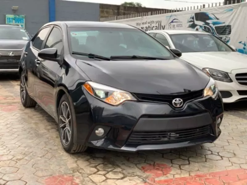 Toyota Corolla   - 2016