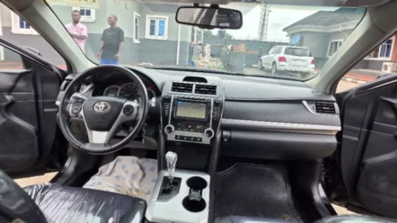 Toyota Camry   - 2012